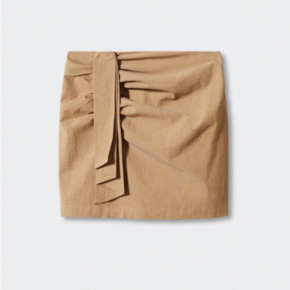 Mango mini skirt. New with tags.medium